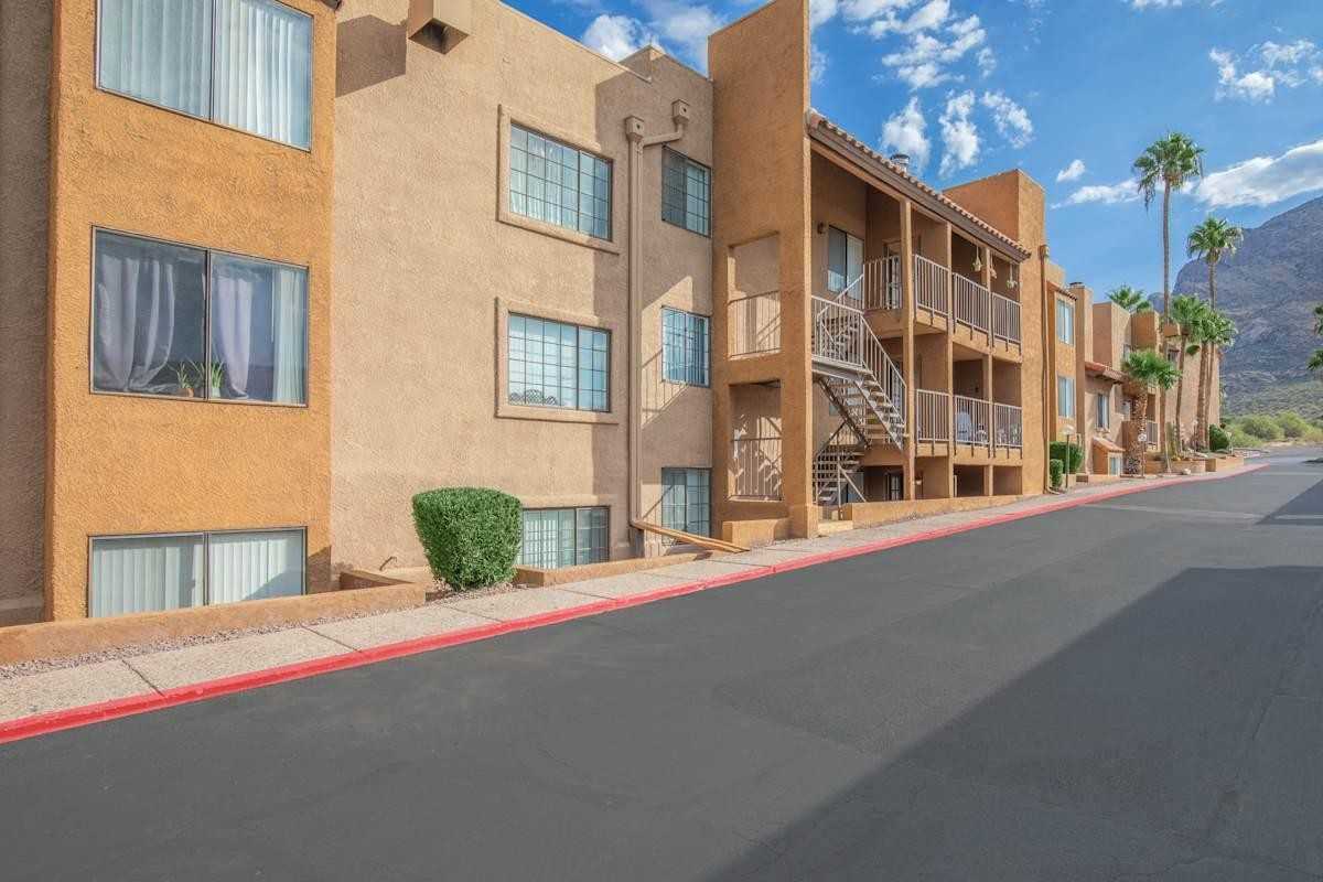 9095 North Oracle Road - Photo 5 of 13