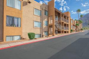 featured image of 9095 N Oracle Rd