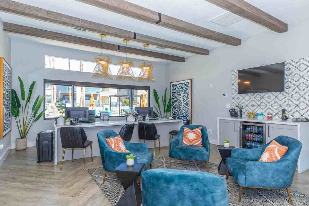 8215 N Oracle Rd - Photo 5 of 31