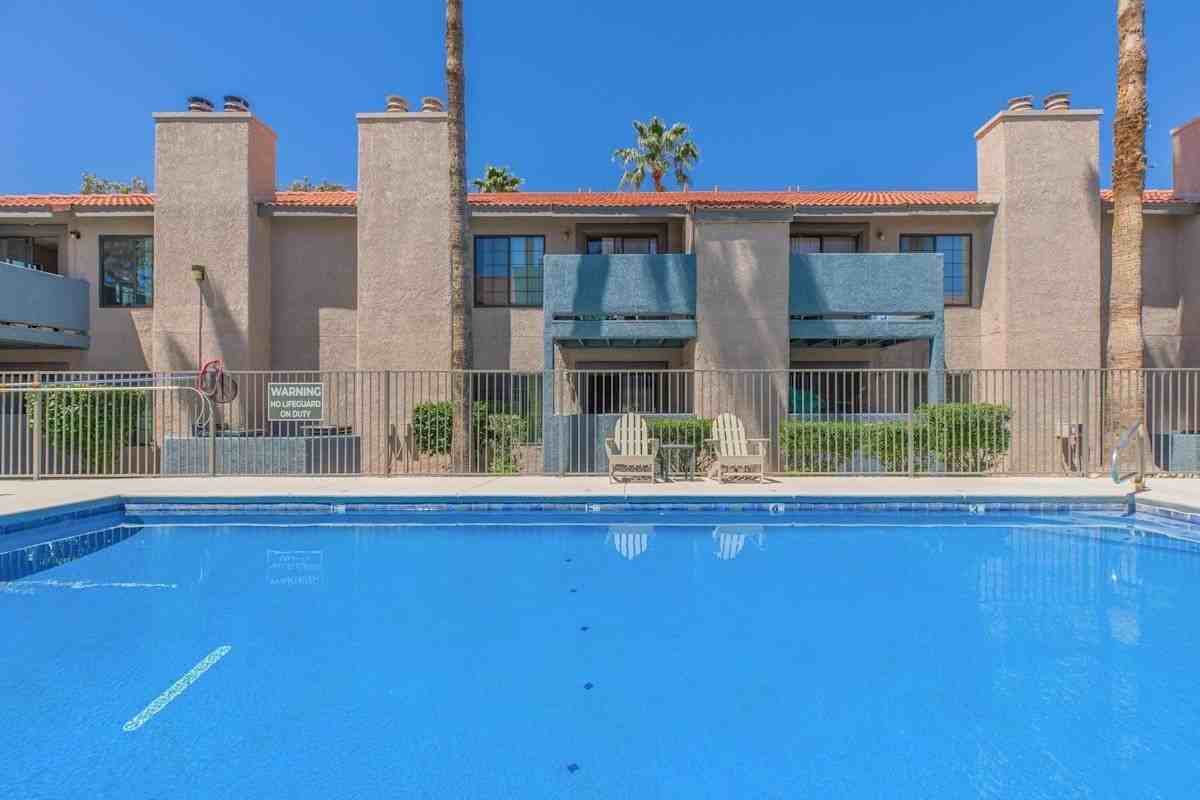 8215 N Oracle Rd - Photo 2 of 31