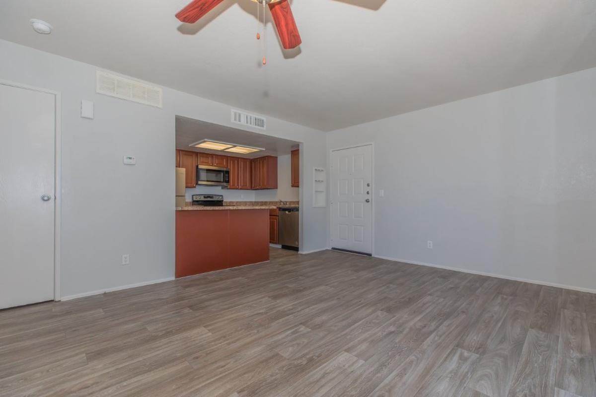 8215 North Oracle Road - Photo 4 of 31