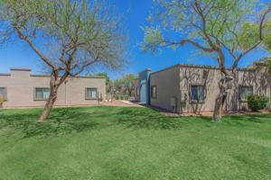 featured image of 8215 N Oracle Rd