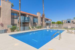 featured image of 8215 N Oracle Rd