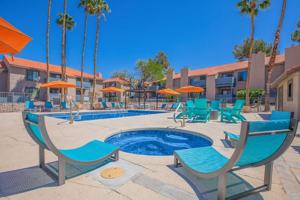 featured image of 8215 North Oracle Road