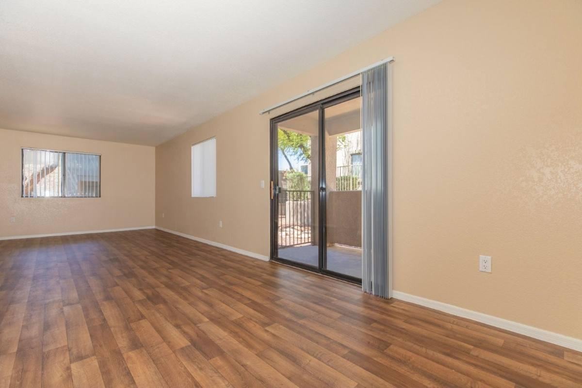 8215 North Oracle Road - Photo 3 of 31