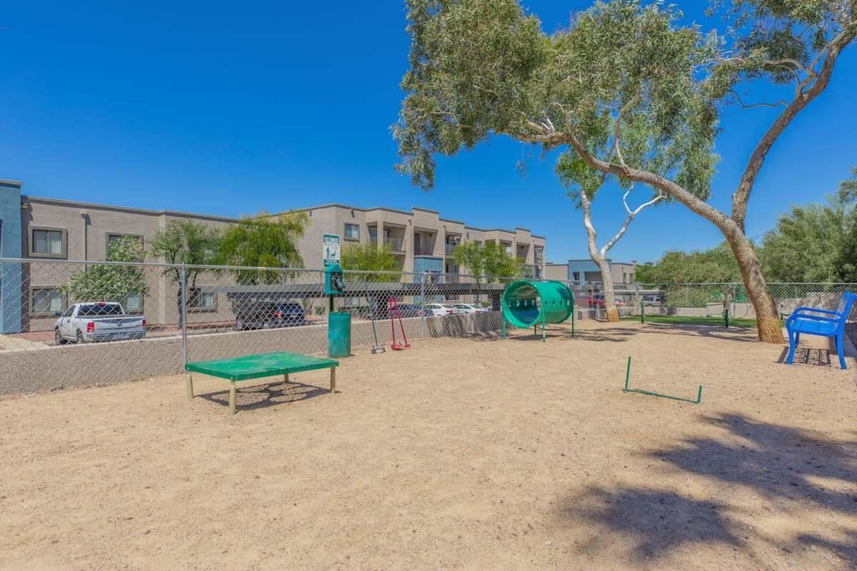 8215 N Oracle Rd - Photo 2 of 31