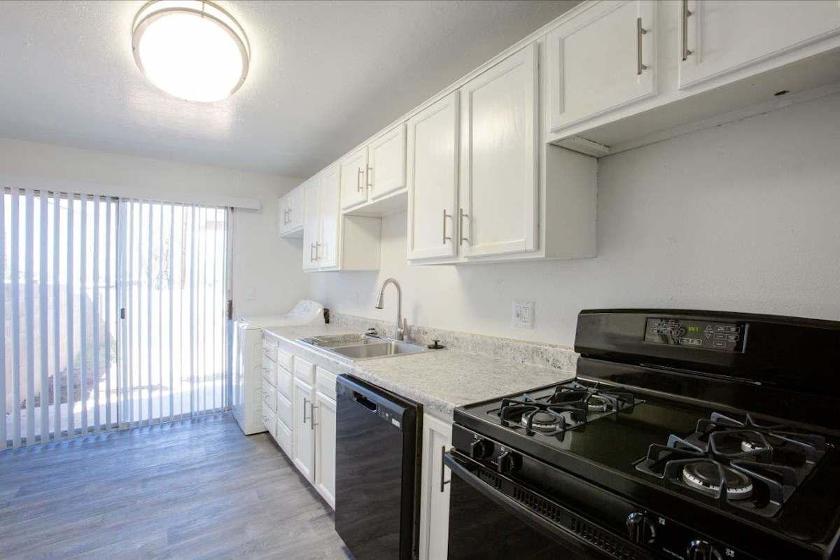 6534 E Stella Rd - Photo 7 of 24