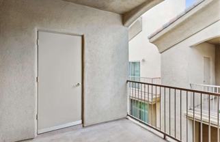 201 S Stone Ave - Photo 1 of 1