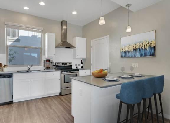 201 S Stone Ave - Photo 2 of 30