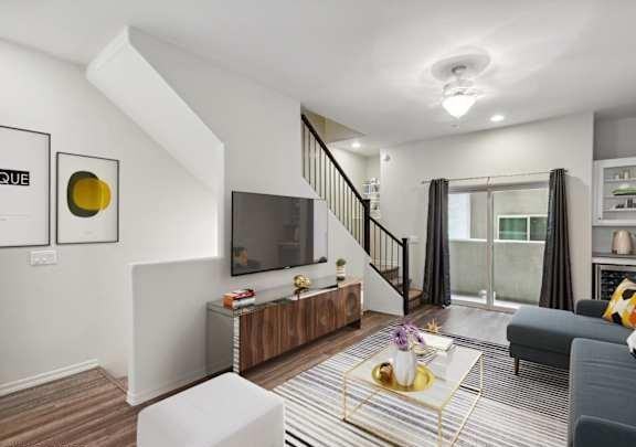 201 S Stone Ave - Photo 3 of 30