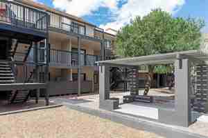 featured image of 1800 S Pantano Rd