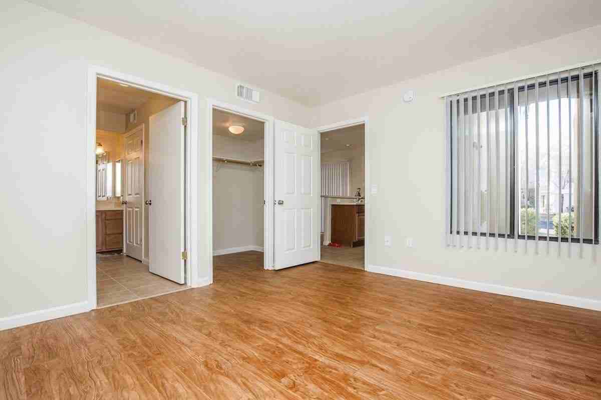 7374 N Mona Lisa Rd - Photo 2 of 27