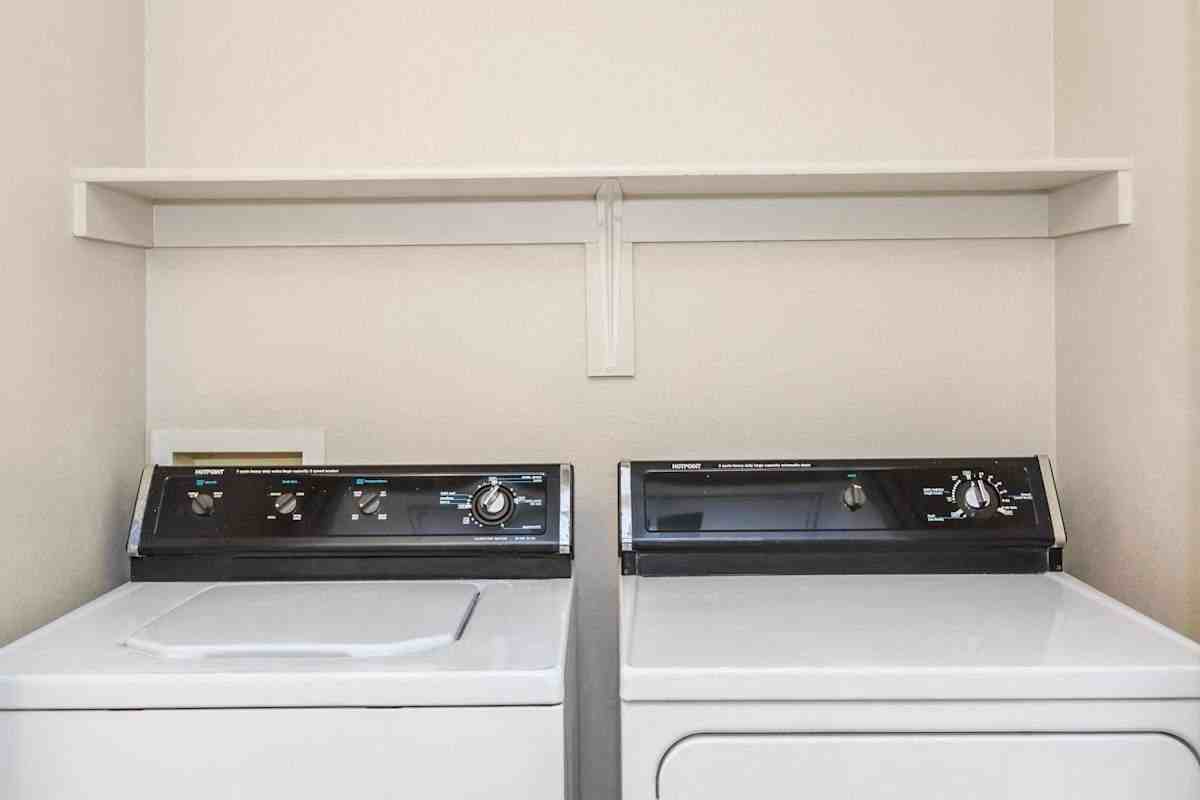 7374 N Mona Lisa Rd - Photo 4 of 27