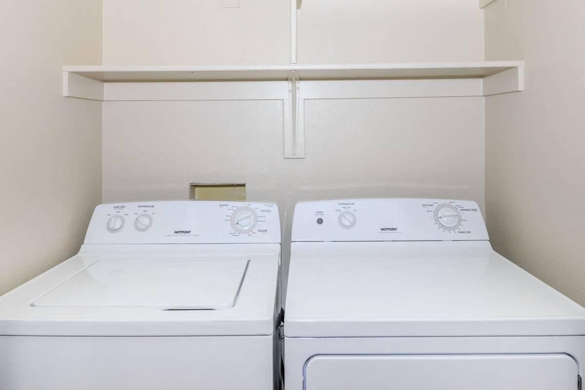 7374 N Mona Lisa Rd - Photo 2 of 27