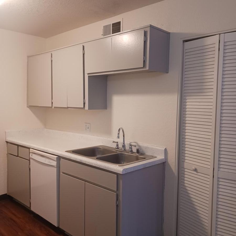 4400 E Busby Dr - Photo 3 of 3