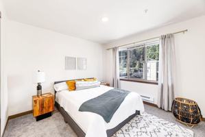 featured image of 700 Nw Advance Dr