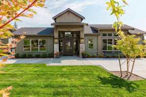 featured image of 700 Nw Advance Dr