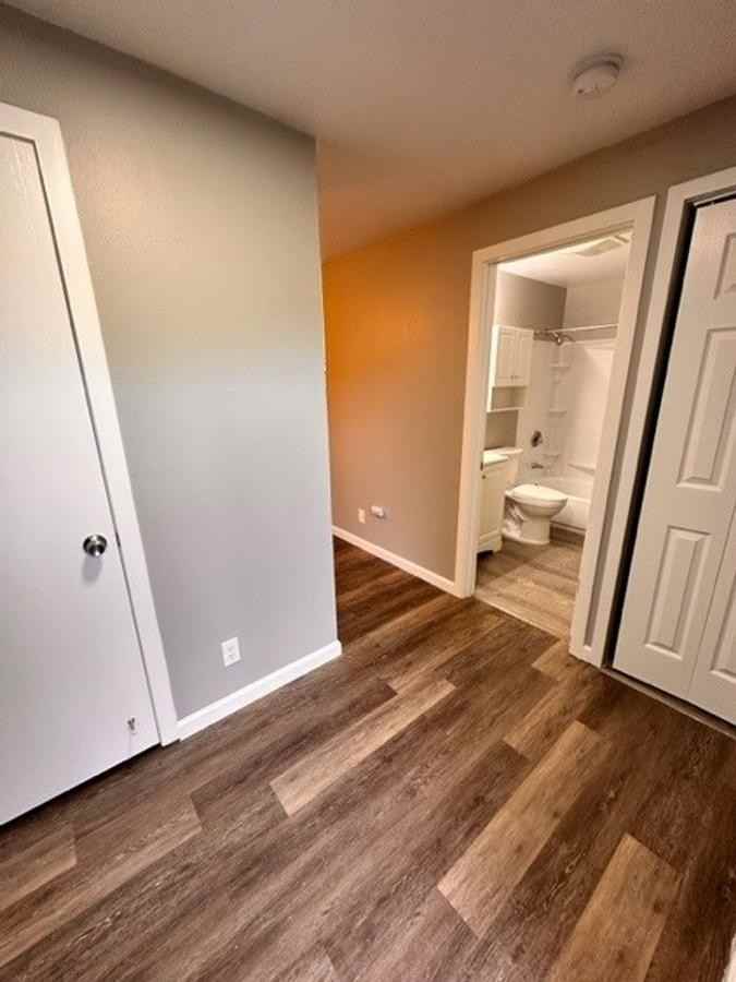 19310 4th Ave Ne - Photo 5 of 18