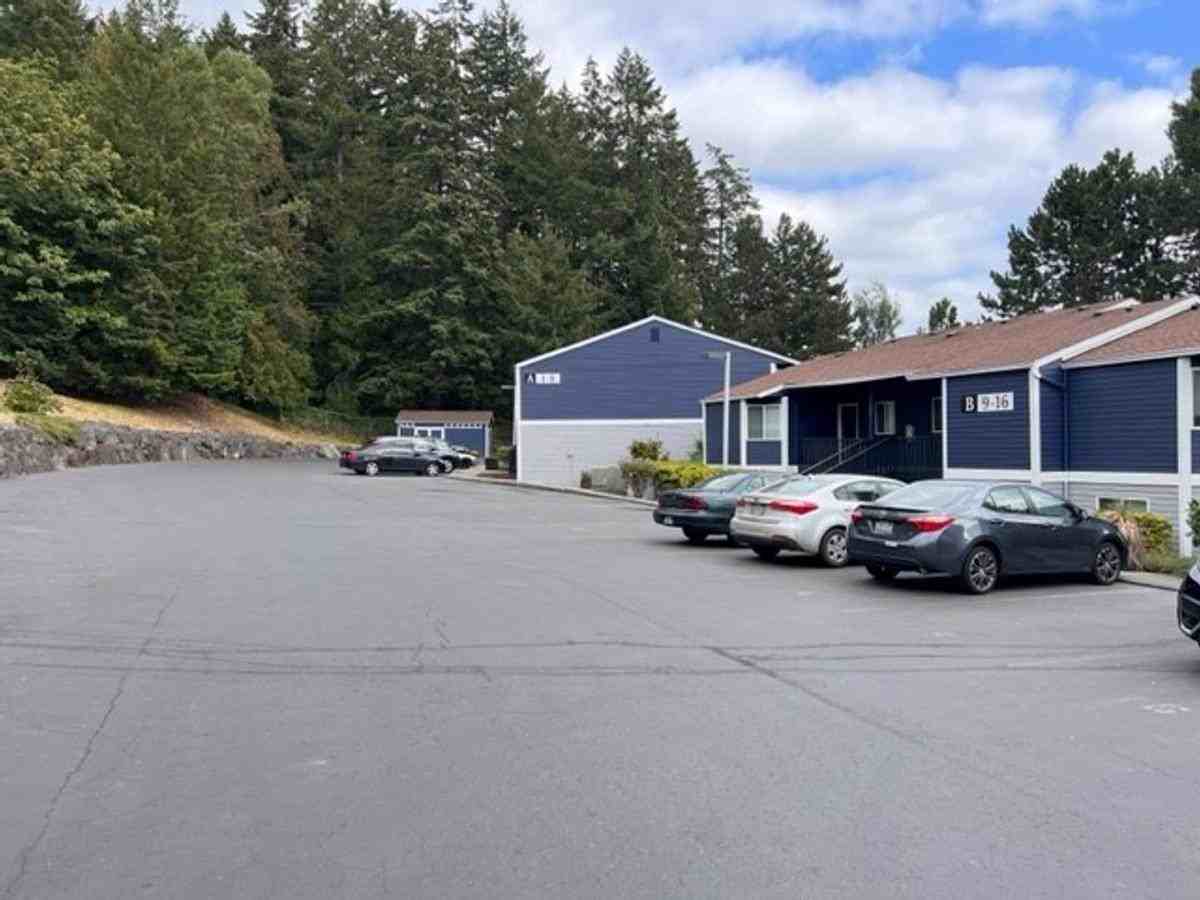 19310 4th Ave Ne - Photo 2 of 18