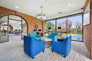 200 Meadowbrook Dr - Photo 1 of 1