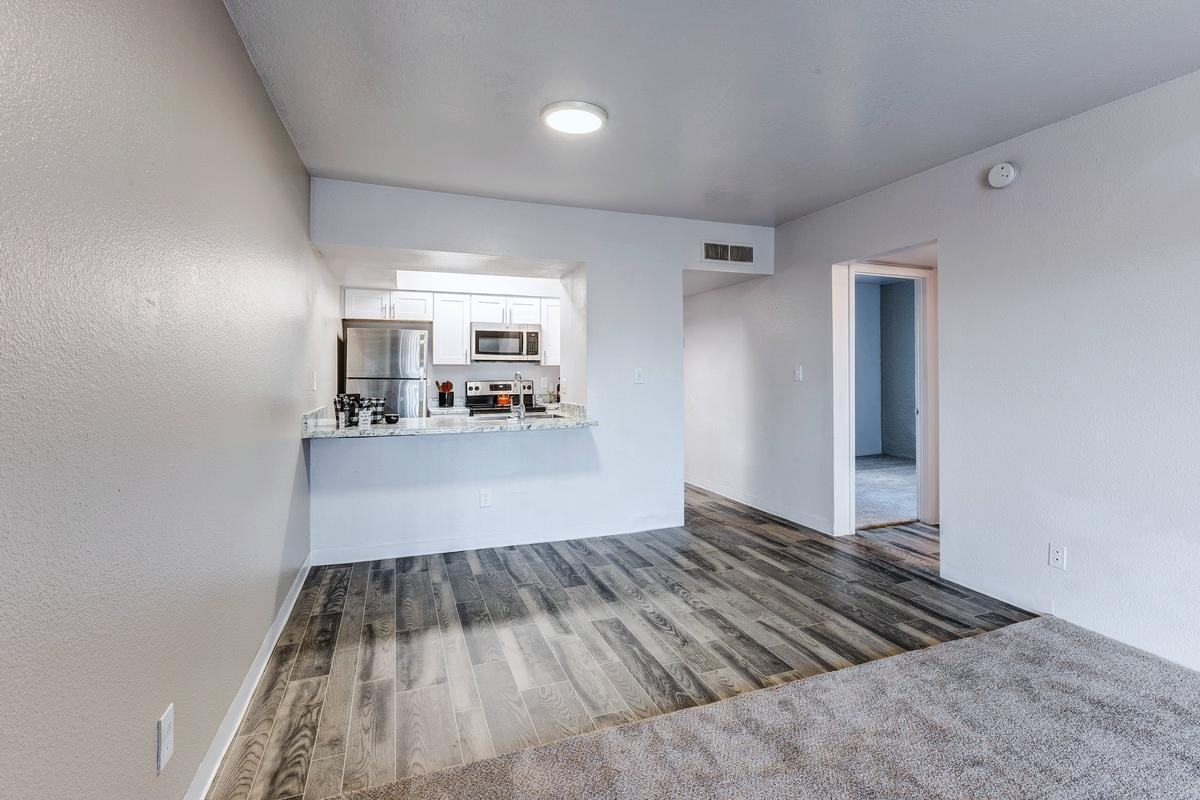 11050 N Biltmore Dr - Photo 3 of 19