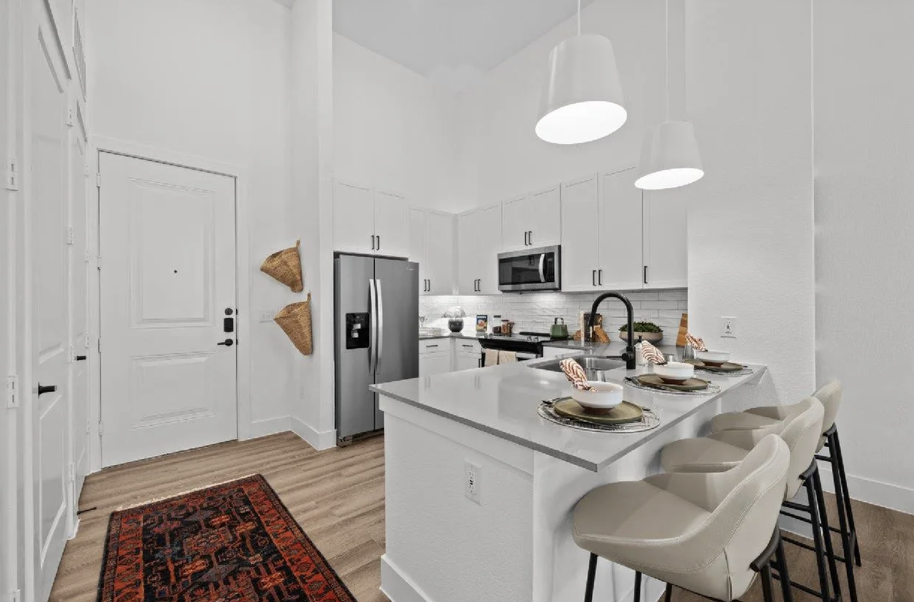 6105 Burnet Road - Photo 5 of 19