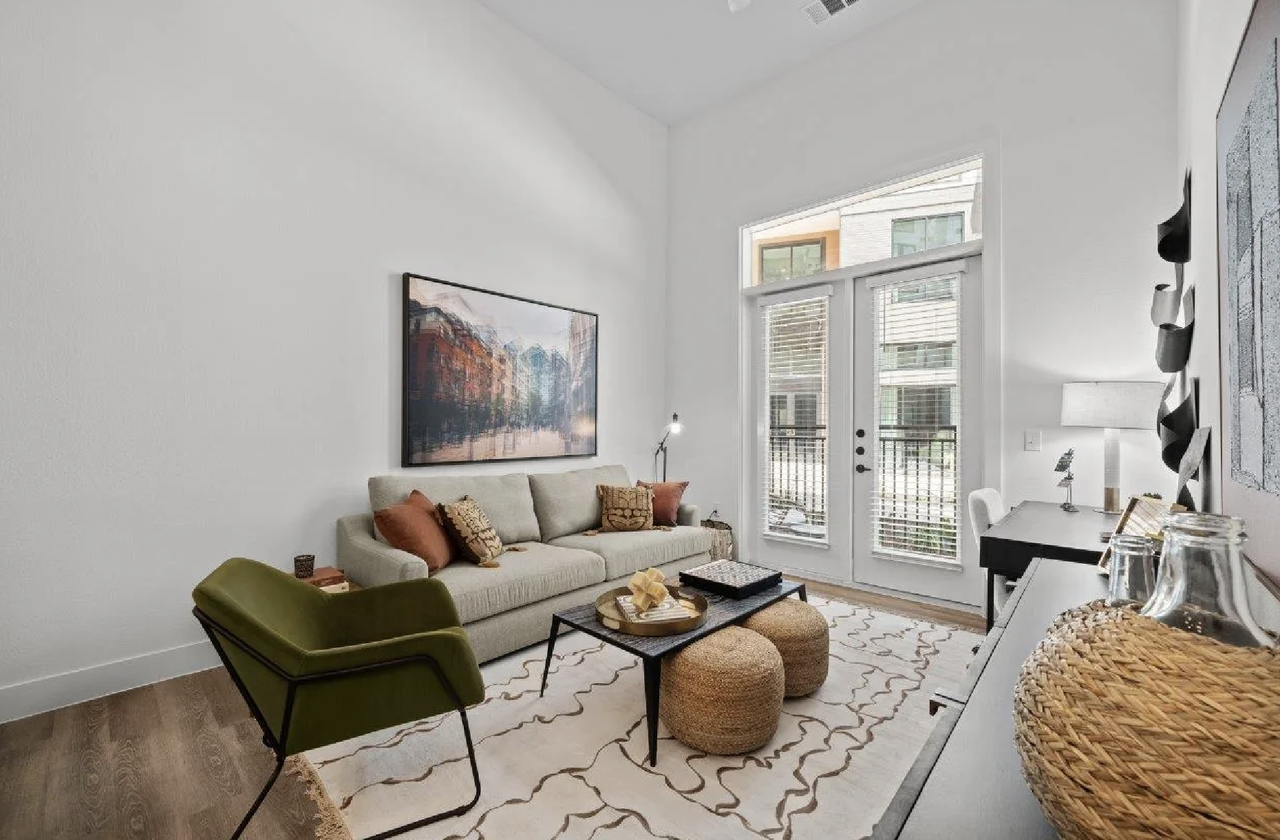 6105 Burnet Road - Photo 2 of 19