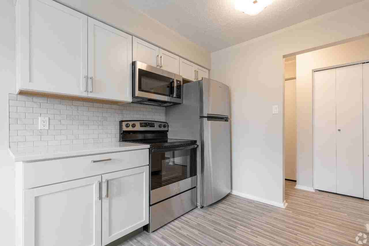 Green Valley Apartments - Photo 6 of 35