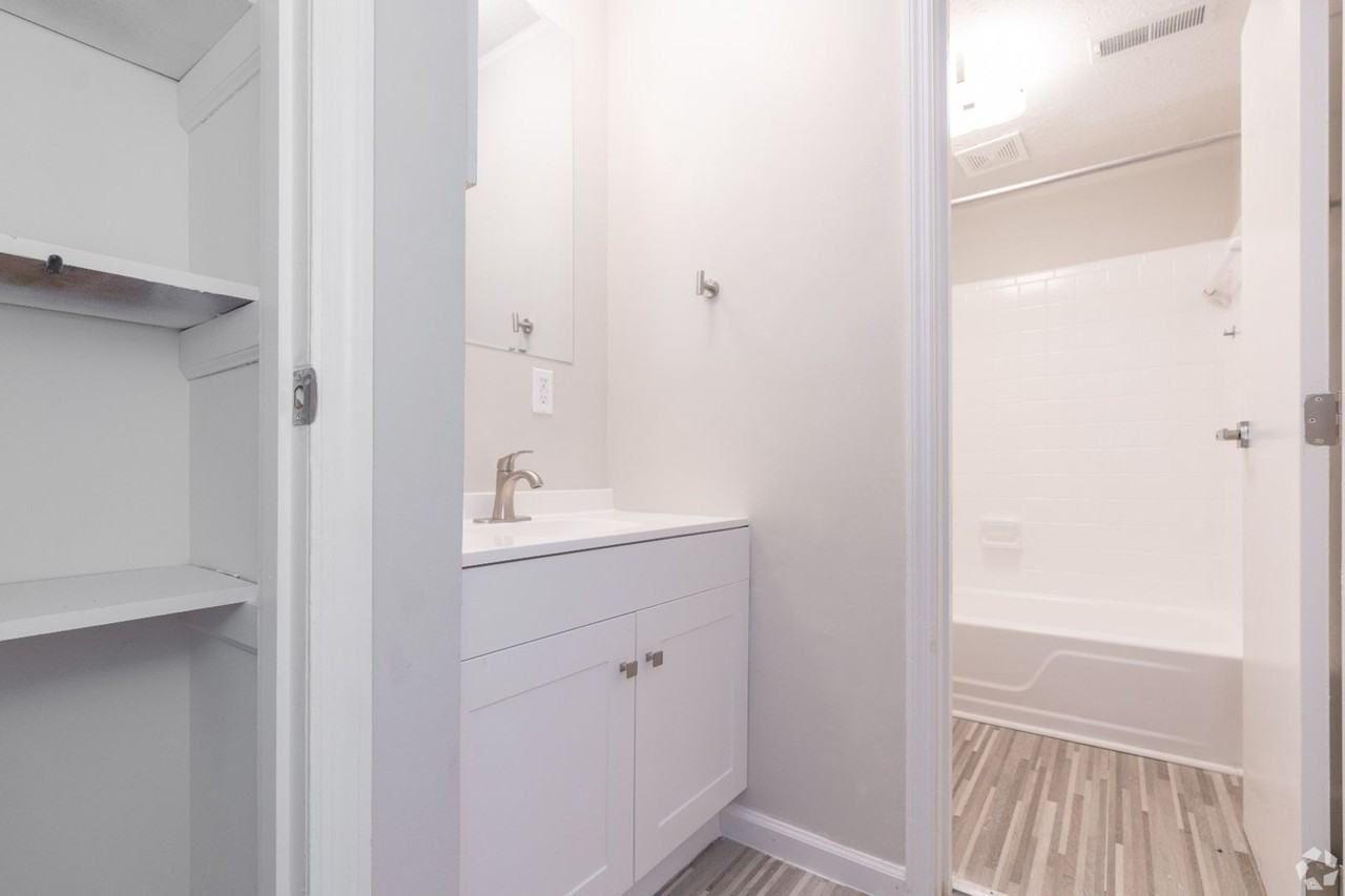 Green Valley Apartments - Photo 7 of 35