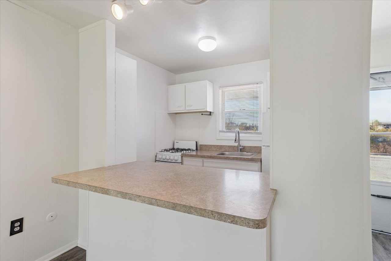 Flint Rd Apartments (Burneway Drive LLC) - Photo 4 of 33