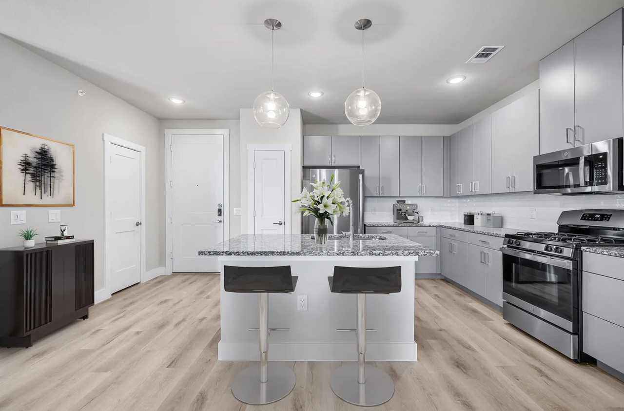 7009 South Interstate 35 Frontage Road - Photo 2 of 14