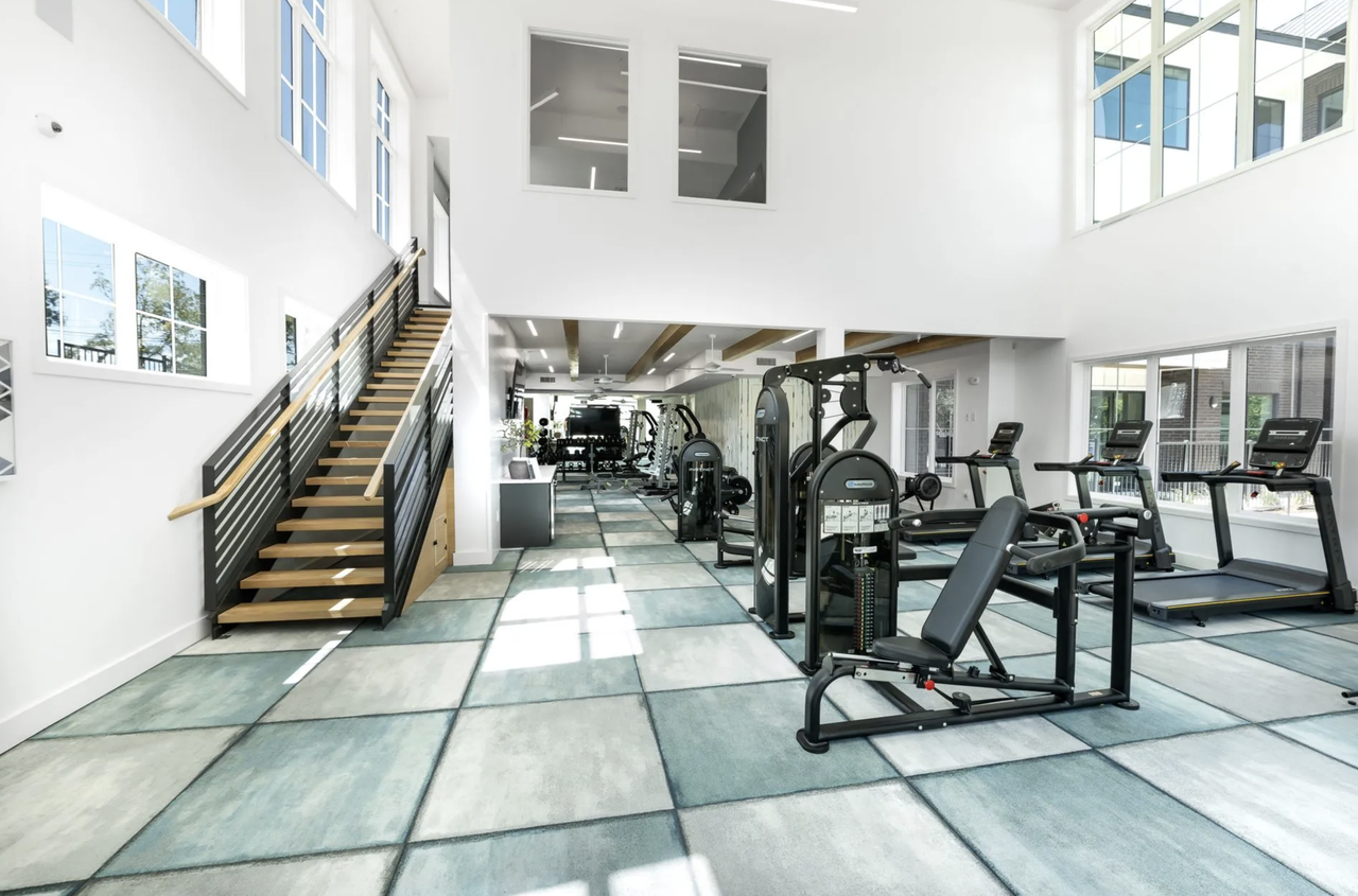 7009 South Interstate 35 Frontage Road - Photo 6 of 14