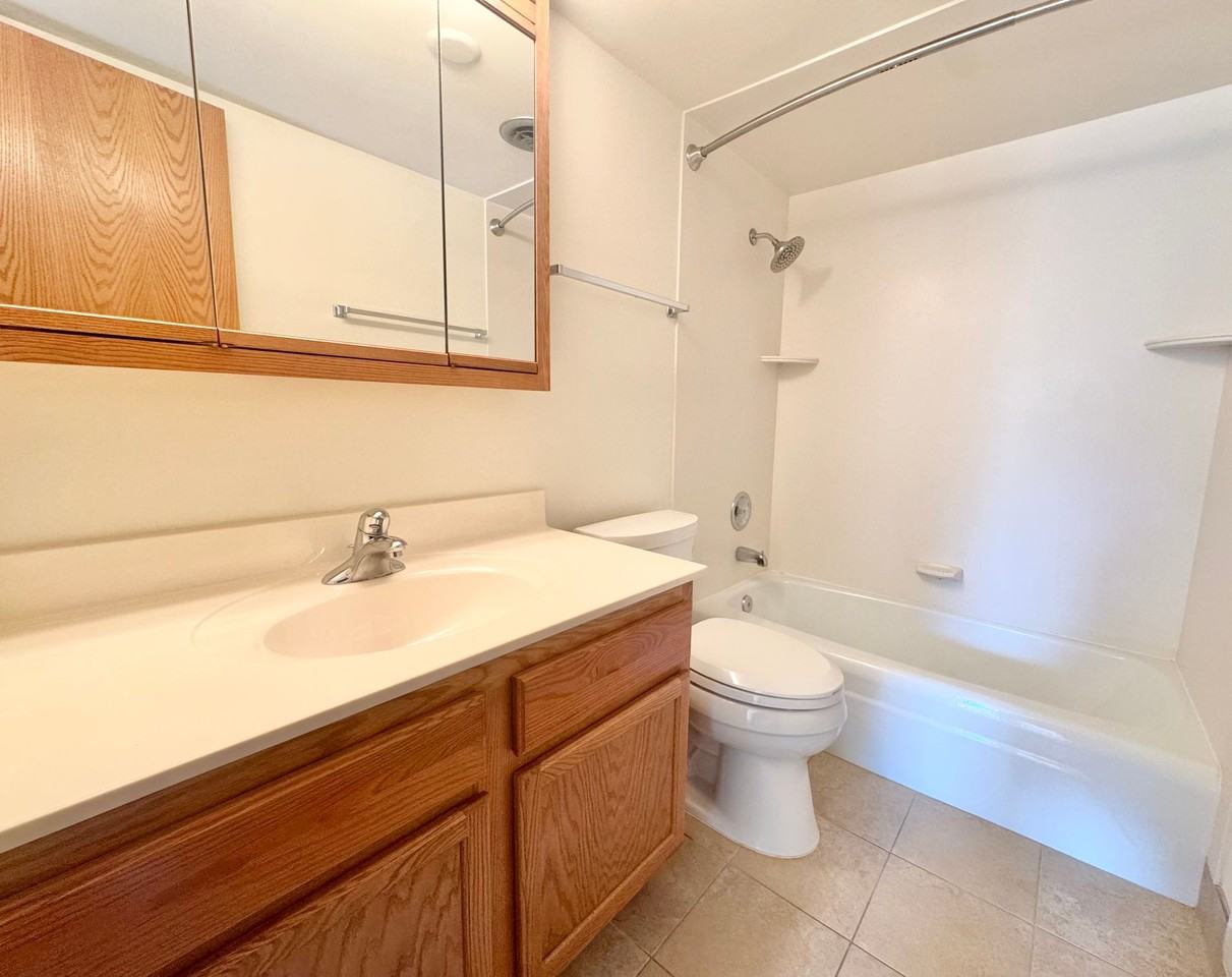 Shorewood Apartments - Photo 7 of 17