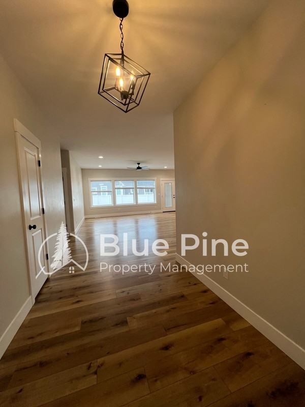 1104 Cypress Loop - Photo 2 of 21