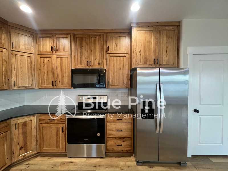 1104 Cypress Loop - Photo 6 of 21