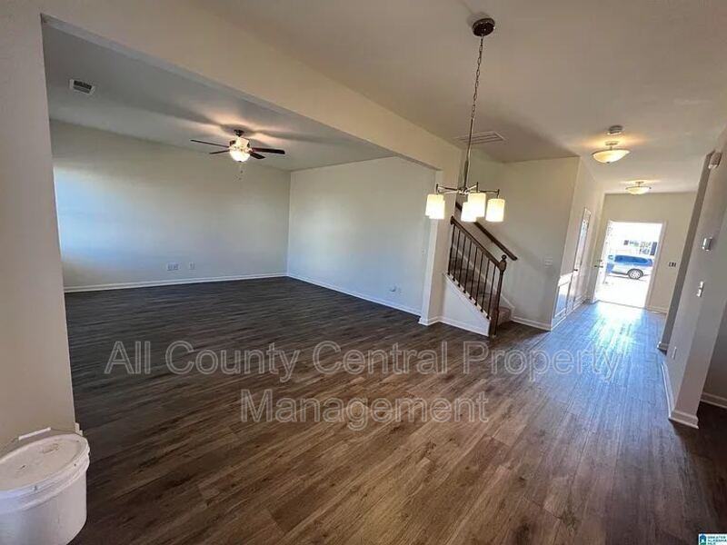 887 Ridgeway Ave - Photo 2 of 10