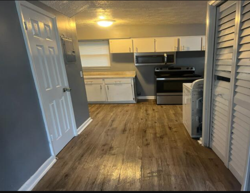 1751 Powhattan St - Photo 2 of 11