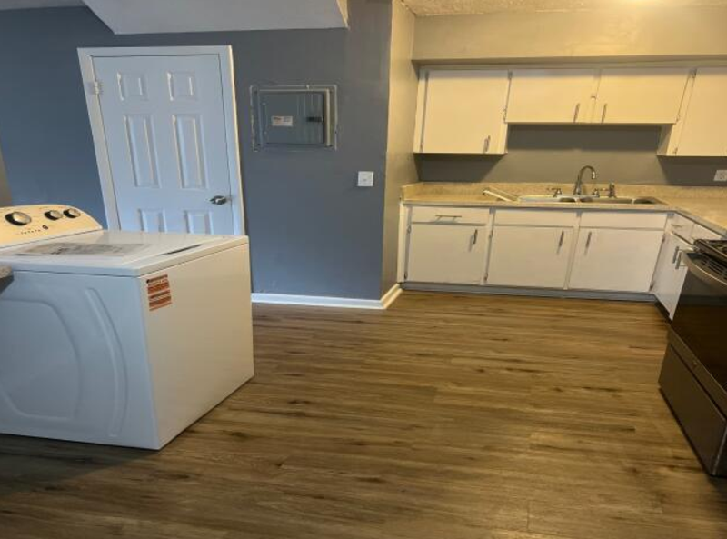 1751 Powhattan St - Photo 3 of 11