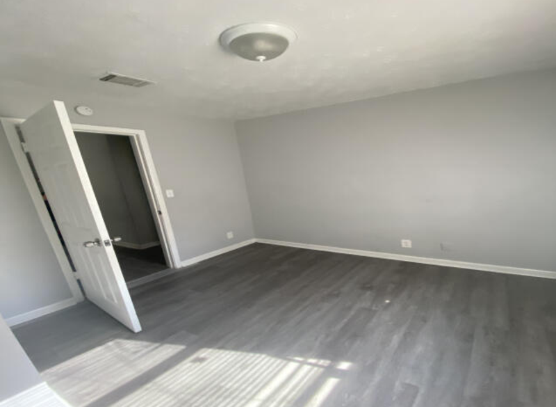 1751 Powhattan St - Photo 5 of 11