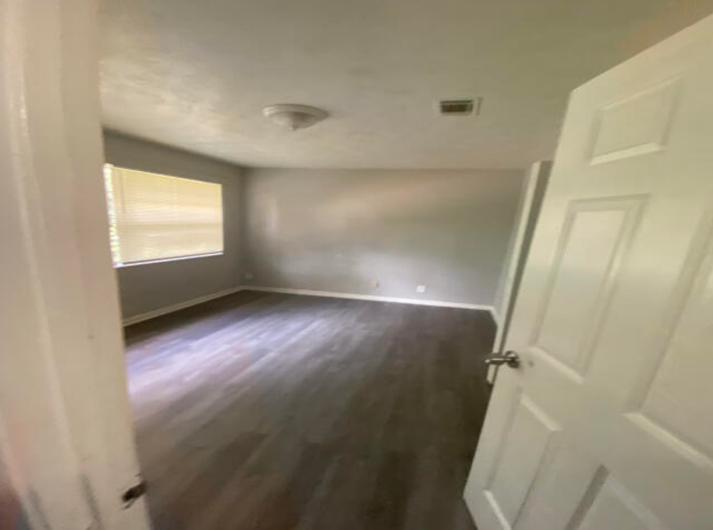 1751 Powhattan St - Photo 6 of 11