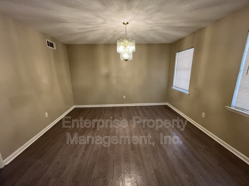 4450 Tena Dr - Photo 5 of 19