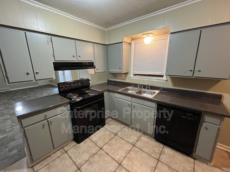 4450 Tena Dr - Photo 7 of 19