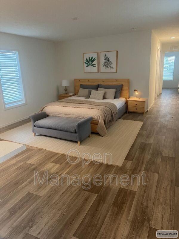 1033 Gibraltor Ave N - Photo 3 of 14