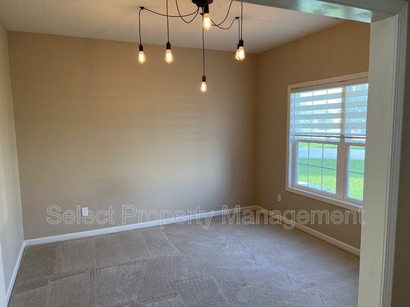 12860 Starling Cv - Photo 2 of 31