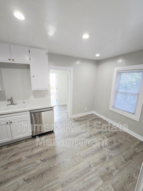 433 W Garfield Ave - Photo 2 of 27