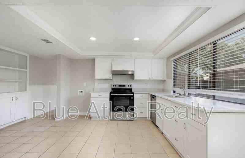 2614 Crestmoor Ct - Photo 4 of 28