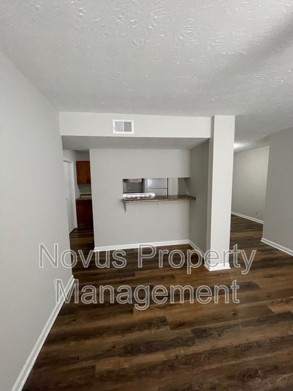 155 Bowen St #9 - Photo 7 of 24