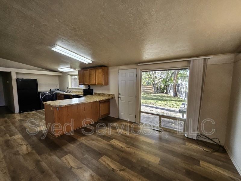 1919 S Orchard St - Photo 5 of 17