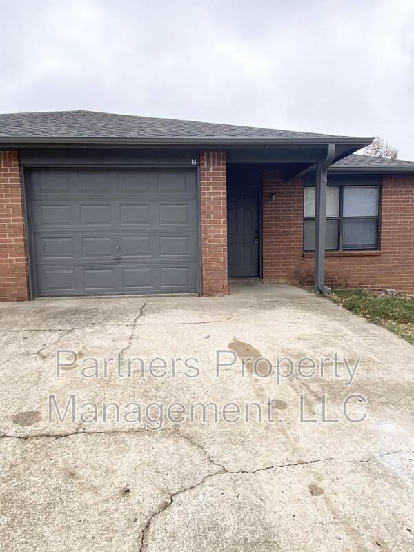 5705 Sara St - Photo 2 of 15