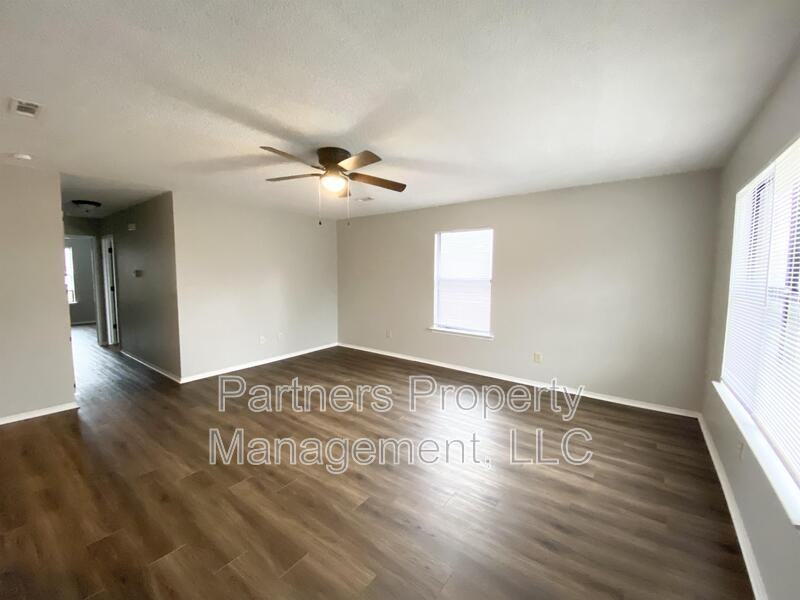 5705 Sara St - Photo 3 of 15